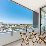 Skyview Comfy Apt In Centre Of Burwood
