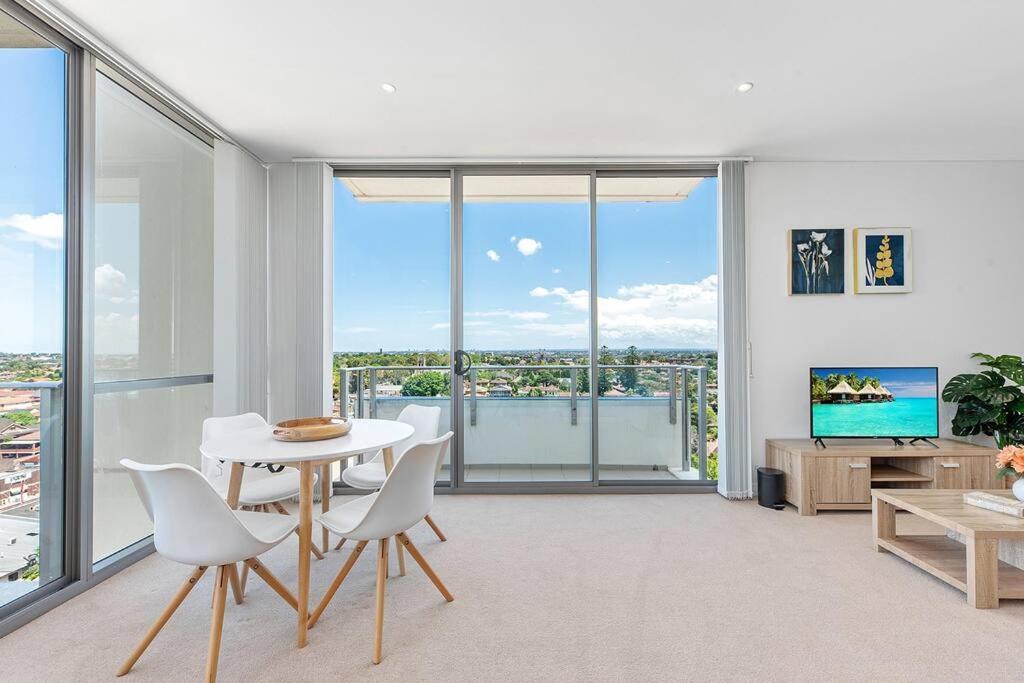 Skyview Comfy Apt In Centre Of Burwood Apartment Sydney