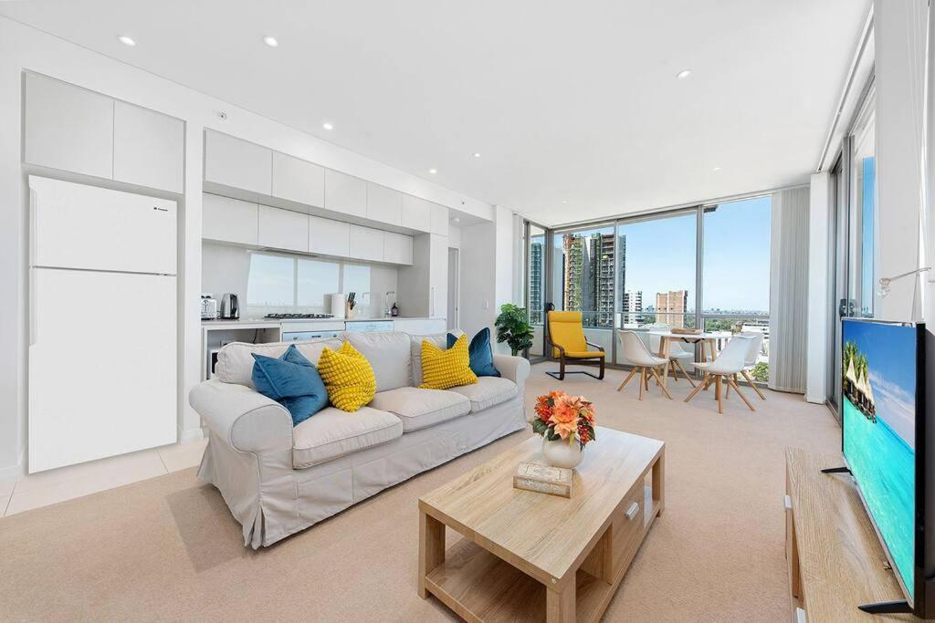 Skyview Comfy Apt In Centre Of Burwood *