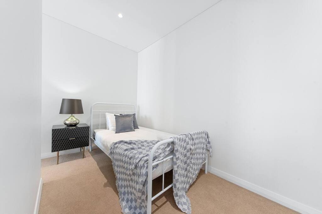 Skyview Comfy Apt In Centre Of Burwood *